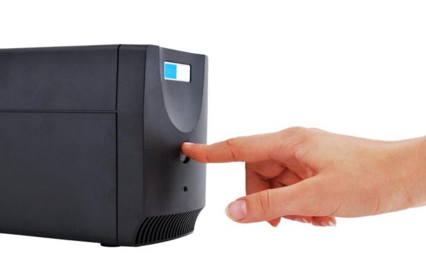 UPS (Uninterruptible Power Supply)