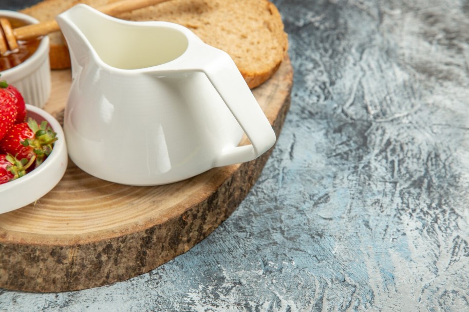 Sugar Pot and Creamer